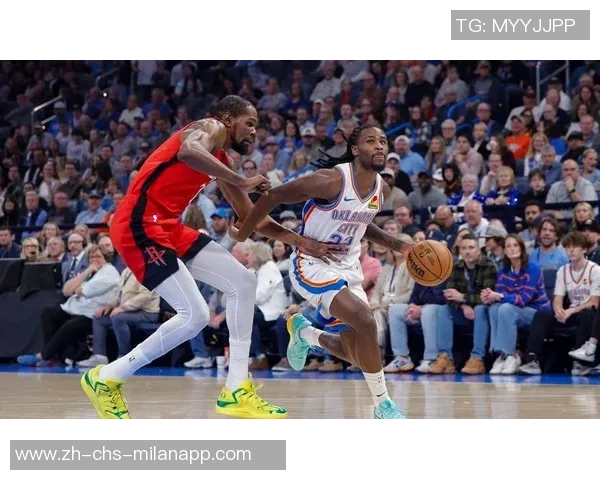 雷霆与雄鹿激战正酣NBA赛场上演精彩对决引发球迷热议 雷霆与雄鹿激战正酣NBA赛场上演精彩对决引发球迷热议